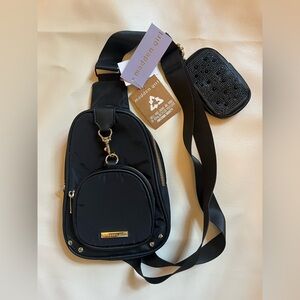 NWT Madden Girl Black Crossbody Bag – Adjustable Strap + Zip Pockets